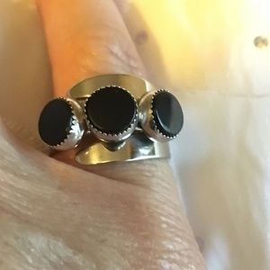 Beau Sterling Jewelry - Sterling Silver Round 3 Stone Black Onyx Ring Beau Sterling Jewelry - Sterling Silver Round 3 Stone Black Onyx Ring